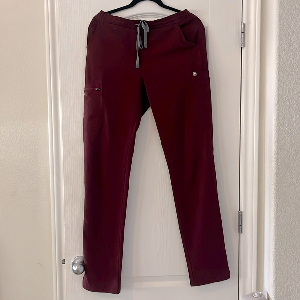 Yola Figs scrub pants